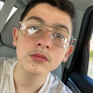 Meet your Posher, Adam